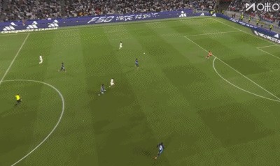 半场：里昂0-0马赛，伊根-赖利染红，阿布纳进球被吹